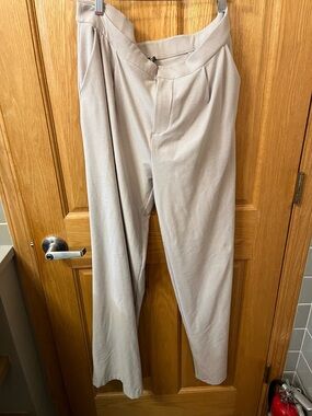 Vuori Oatmeal Beige Women’s Elevation  Pants Trousers Work Large